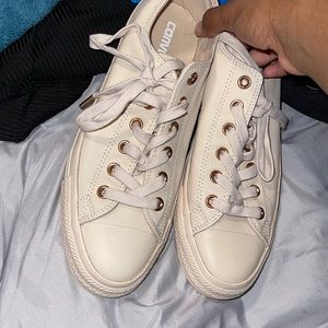 Never worn leather low top converse